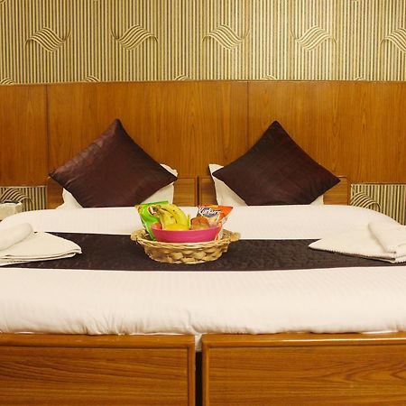 Hotel Delhi Marine Club C6 Vasant Kunj Нью-Дели Экстерьер фото