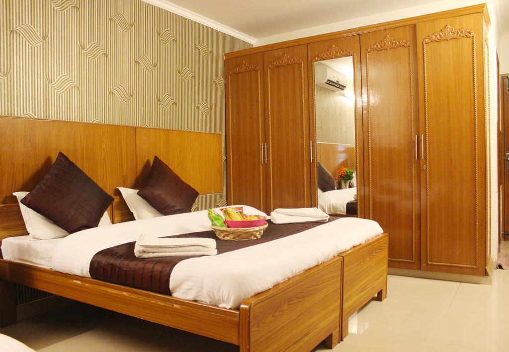 Hotel Delhi Marine Club C6 Vasant Kunj Нью-Дели Экстерьер фото